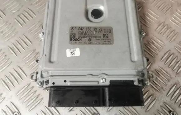 Mercedes-Benz CLS C219 Engine control unit/module A6421503972