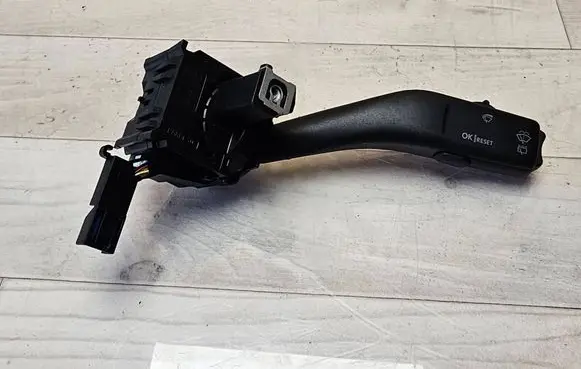 Volkswagen Touran I Wiper control stalk 1K0953519A 01203506 20350640755656