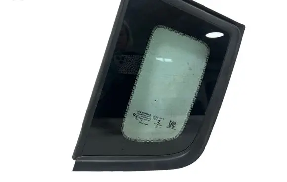 Jeep Renegade Rear side window 43R011583 DOT682M3232AS2 000199