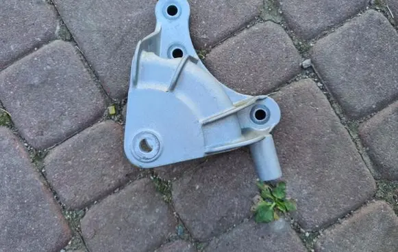 Opel Insignia B Gearbox mounting bracket 84154411