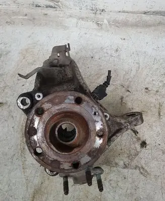 Volkswagen PASSAT B6 Front wheel hub