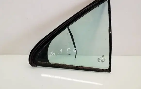 Mercedes-Benz S W220 Rear vent window glass 43R001605