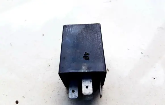 Volkswagen Golf III Other relay 0685352