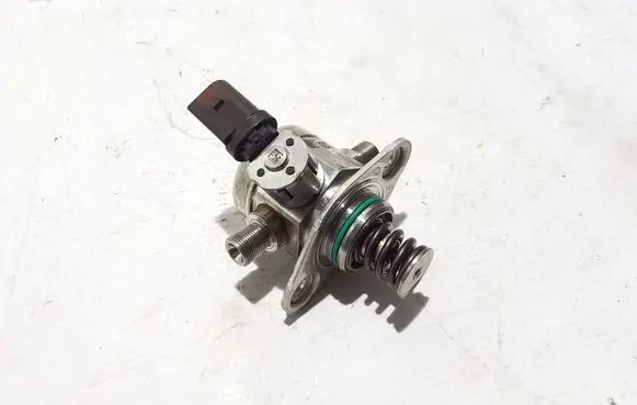 Mercedes-Benz S W223 Fuel injection high pressure pump A2560702600