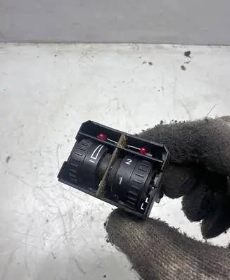 Volkswagen Caddy Headlight level height control switch 2K0941333