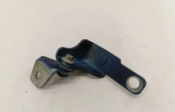 Ford Fiesta Front door upper hinge