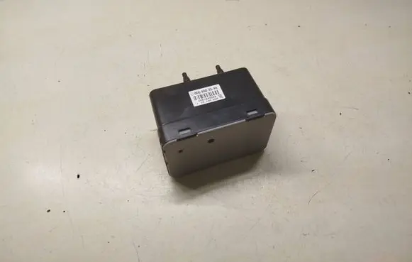 Mercedes-Benz GL X164 Central locking vacuum pump 0008002548