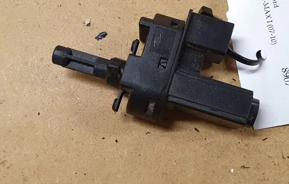 Clutch pedal sensor