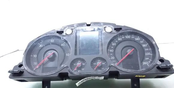 Volkswagen PASSAT B6 Speedometer (instrument cluster) 3C0920871
