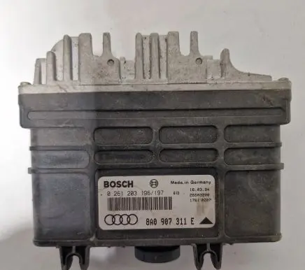 Volkswagen Golf IV Engine control unit/module 8A0907311E 26SA3208 0261203196
