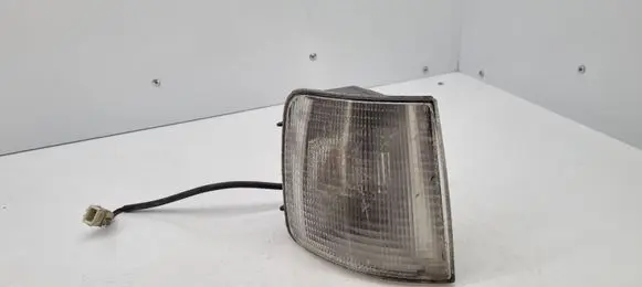 Volkswagen PASSAT B3 Front indicator light 357953050A