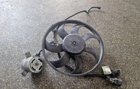 Ford Fusion II Electric radiator cooling fan 5YY0589 5YY0646
