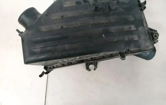 Mazda 626 Air filter box