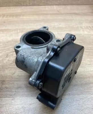 Volkswagen Golf IV Throttle valve 03L128063J