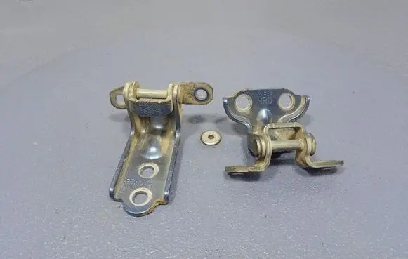 Subaru XV I Front door hinge set A050035