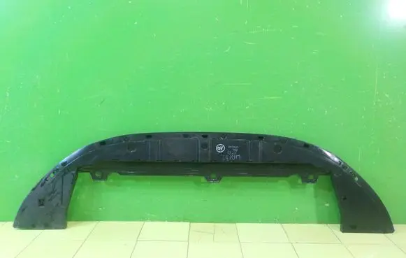 Volvo XC60 Front bumper skid plate/under tray PRZOD