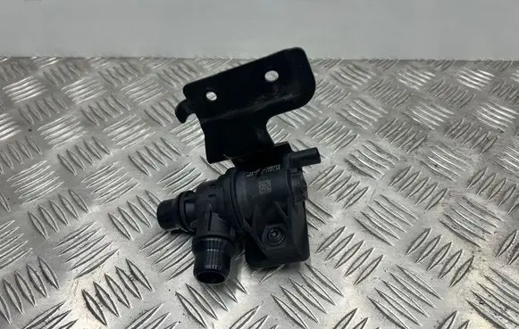 BMW X1 U11 Coolant heater control valve 5A37571