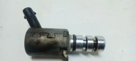 Audi A4 S4 B8 8K Camshaft vanos timing valve 06E115243G