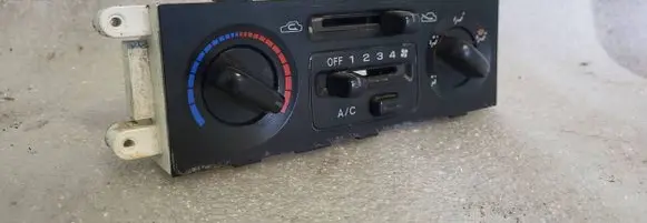 Subaru Forester SF Climate control unit 8M22