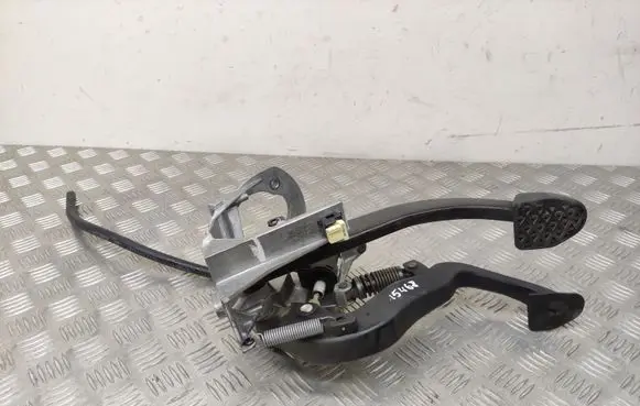 BMW 3 F30 F35 F31 Pedal assembly 6860644