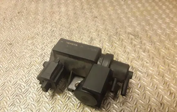 Lexus IS 220D-250-350 Turbo solenoid valve 258190R012