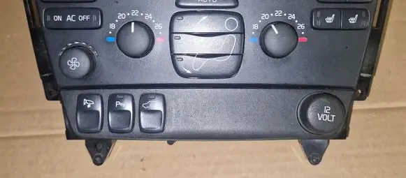 Volvo V70 Climate control unit 30746022