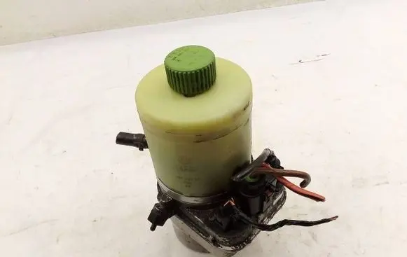 Seat Ibiza III (6L) Power steering pump 6Q0423156AB 6Q2423051AG 6Q1423051BS