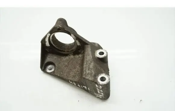 Opel Vectra C Engine mounting bracket 9186591 644124471