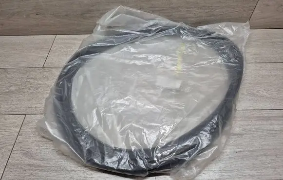 Porsche Macan (95B) Front door rubber seal 95B831721F