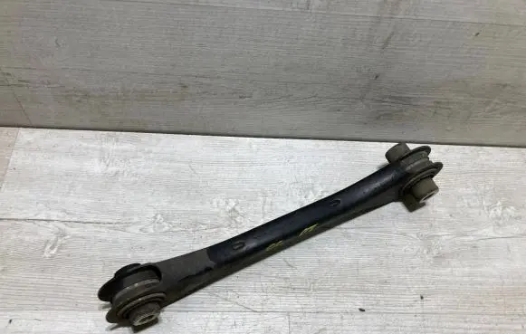 Rear upper control arm/wishbone