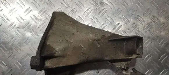 Audi A4 S4 B5 8D Engine mounting bracket 8d0199308l