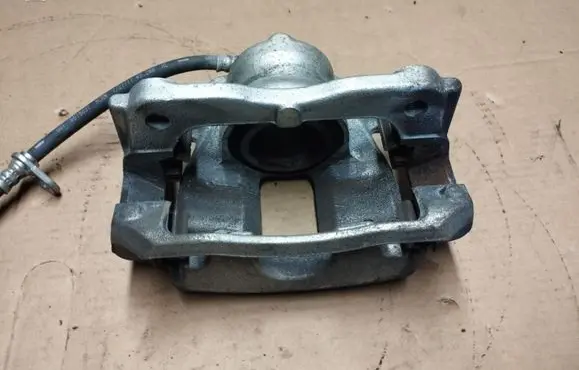 Honda CR-V Front brake caliper