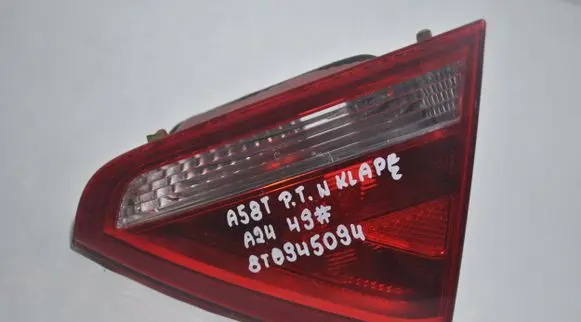 Audi A5 8T 8F Tailgate rear/tail lights 8T0945094