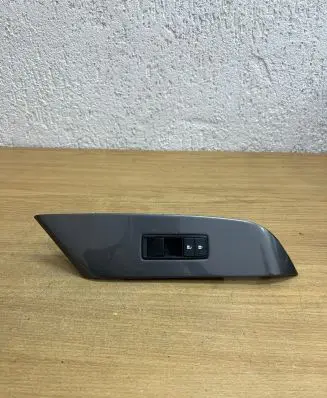 Lexus RX 330 - 350 - 400H Other switches/knobs/shifts 7423248110 F3608