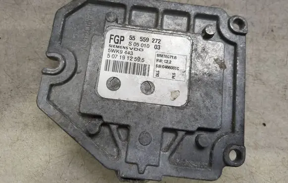 Opel Astra H Engine control unit/module 55559272 5071912595 5WK9443