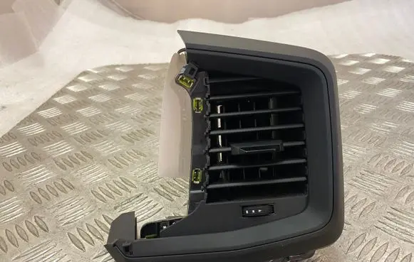 Audi A1 Dash center air vent grill 82B820902