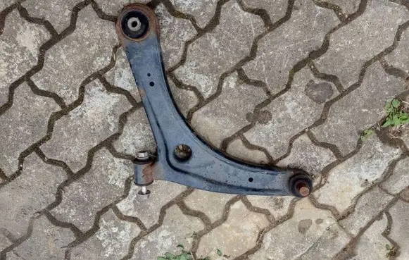 Mitsubishi Outlander Front lower control arm/wishbone