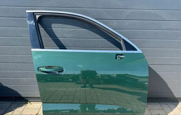 Audi Q3 F3 Front door