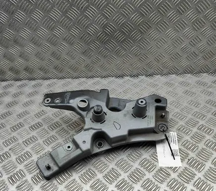 Volvo XC60 Fender mounting bracket 32288929