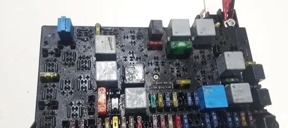 Mercedes-Benz ML W163 Fuse box set 1635450205 08200101