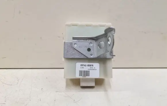 Toyota Avensis T250 Door control unit/module 8974105070 73668012