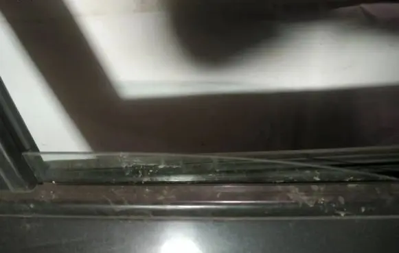 Hyundai Santa Fe Front door window glass four-door as2
