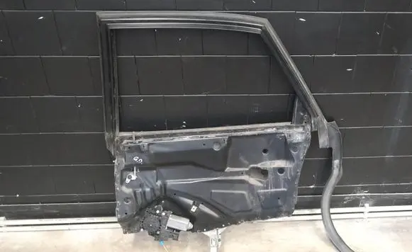 Audi A8 S8 D2 4D Rear door window/glass frame 4D0839398D