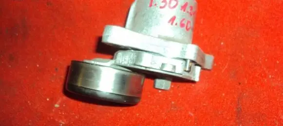 Hyundai i30 Timing belt tensioner 