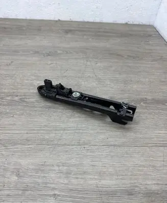 Volkswagen Golf VI Seat belt height adjuster 5K0857819