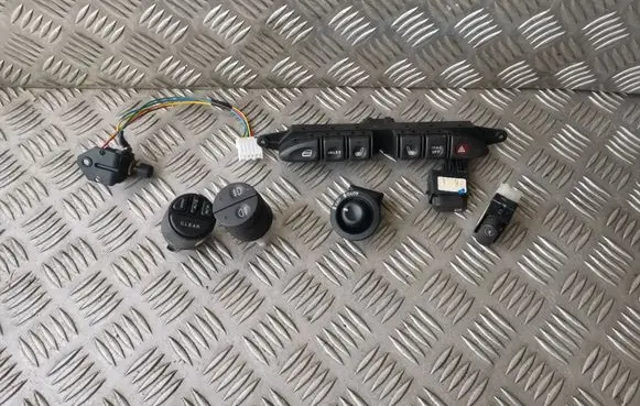 Jaguar XJ X308 A set of switches 960520 96052004 2A64A250