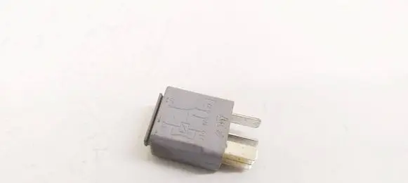 Opel Zafira B Other relay 13100504 67720