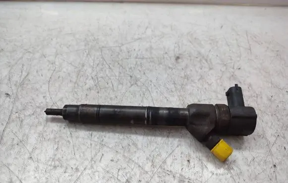 Fuel injector