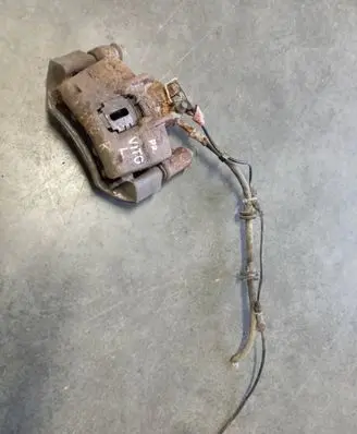 Mercedes-Benz Vito Viano W638 Front brake caliper