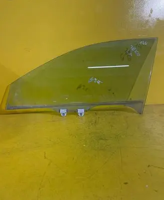 Honda Accord Front door window glass four-door